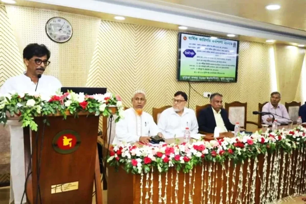 অতিরিক্ত সার ব্যবহারে মাটির উর্বরতা কমছে, দুই বছরের মধ্যে গবেষণার নির্দেশ কৃষিমন্ত্রীর