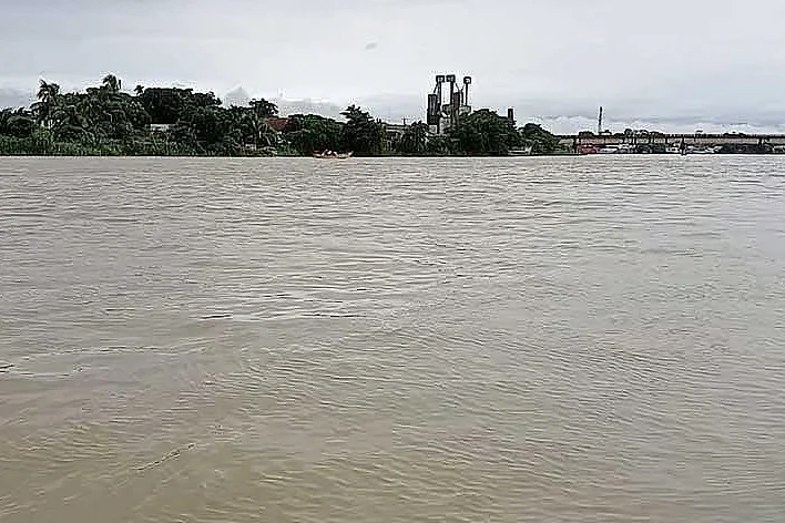 ভারি বৃষ্টি ও পাহাড়ি ঢলে উত্তরের চার জেলা ও সিলেটে বন্যার আশঙ্কা, বিপৎসীমার ওপরে নদ-নদীর পানি
