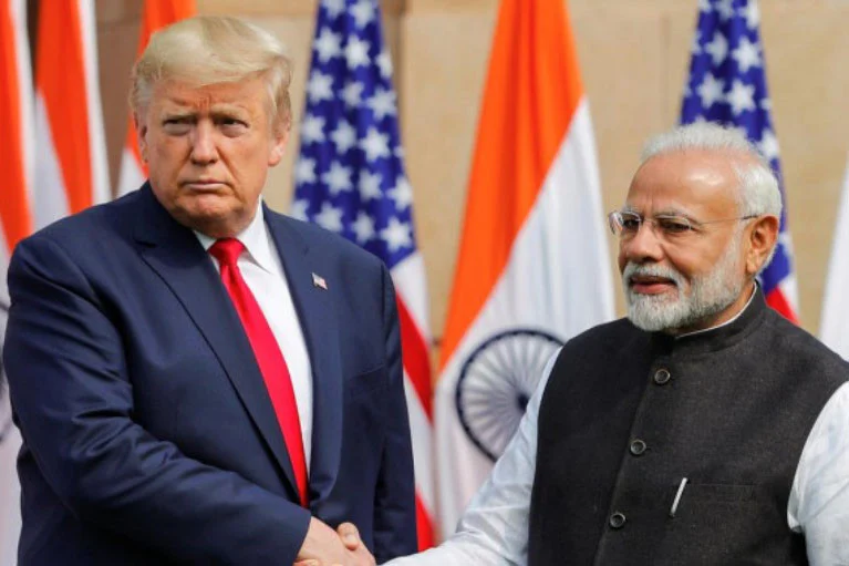 জি-৭ সম্মেলনের সাইডলাইনে ট্রাম্প-মোদি বৈঠক: আলোচনায় হরমুজ প্রণালির সংকট ও জ্বালানি নিরাপত্তা