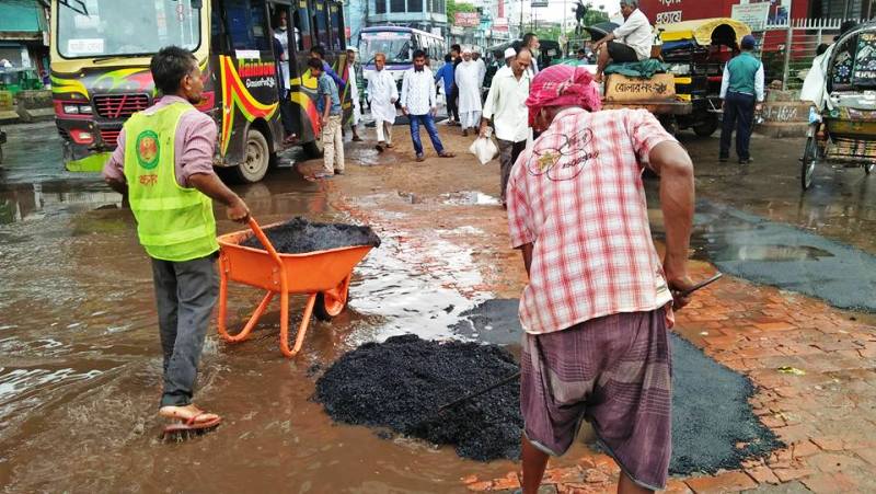 কাজ বন্ধের হুশিয়ারি ঠিকাদার সমিতির