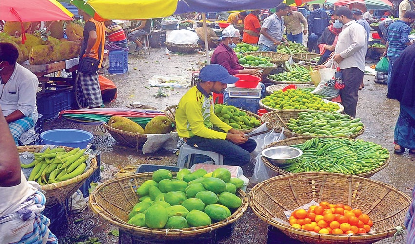 সংসার চলে না মধ্যবিত্তের