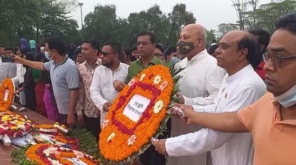 জাতীয় স্মৃতিসৌধে বিকল্পধারা বাংলাদেশের শ্রদ্ধা