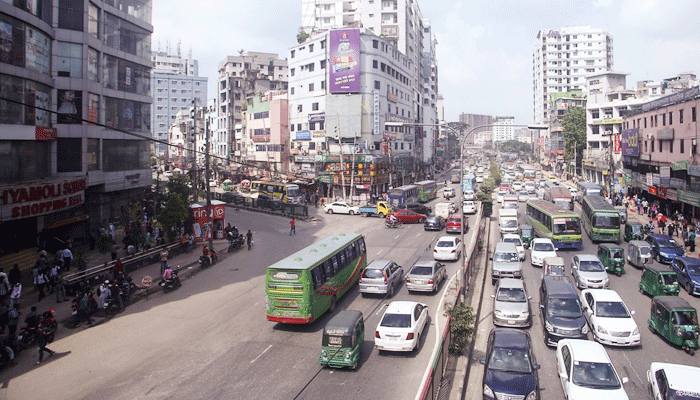 রাজধানীতে দুই ট্রাকের সংঘর্ষে হেলপার নিহত