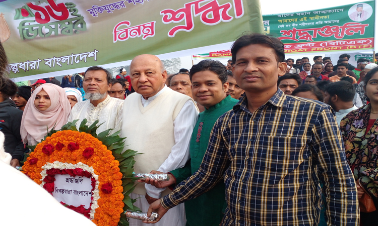 একাত্তরের শহীদদের প্রতি বিকল্পধারার শ্রদ্ধা নিবেদন