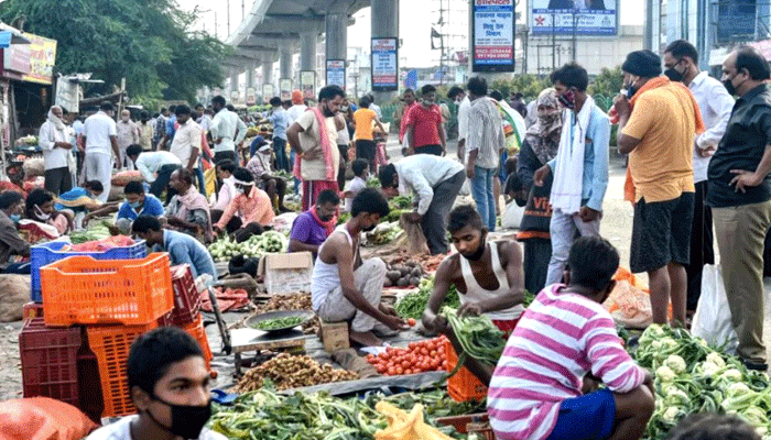 দ্রব্যমূল্যের বাড়তি চাপে দিশেহারা মানুষ