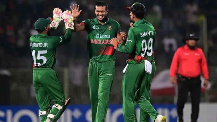 Shakib, Hridoy maul Irish for Tigers largest victory