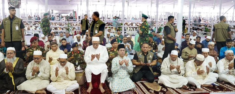 President offers Eid-ul-Fitr prayers at National Eidgah