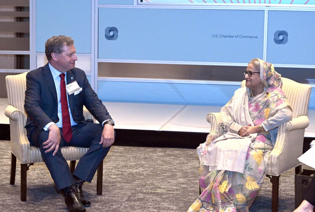 PM offers SEZ for US businessmen, seeks larger investment in Bangladesh