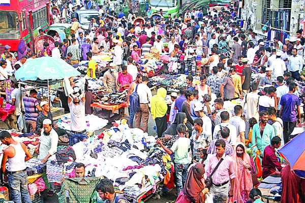 রাজধানীর ফুটপাত দিনে চাঁদাবাজি ১০ কোটি টাকা হরেক রকম ব্যবসা, দোকানপ্রতি ওঠানো হয় ১০০ থেকে হাজার