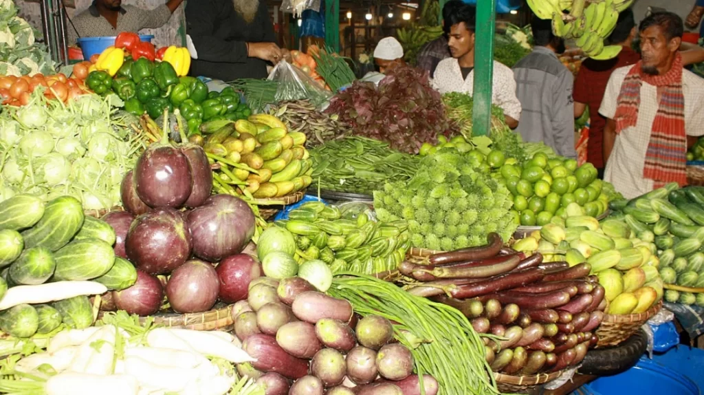 বৃষ্টির অজুহাতে ফের সবজির বাজারে আগুন