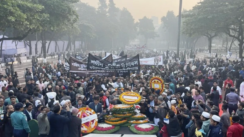 শহীদ বুদ্ধিজীবীদের প্রতি সর্বস্তরের মানুষের শ্রদ্ধা