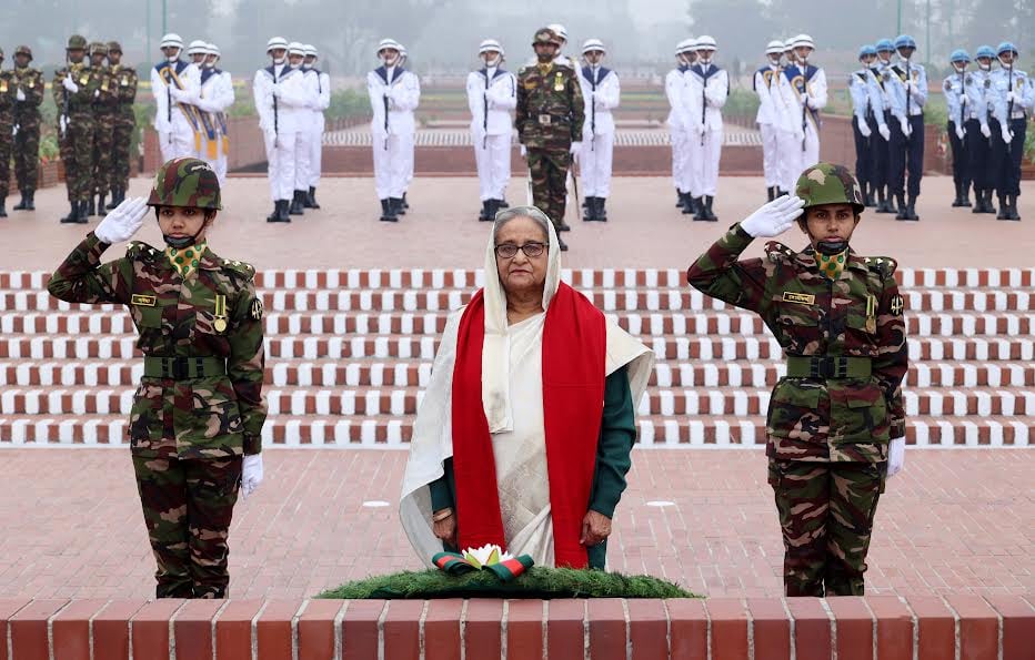 PM, new cabinet members pay homage to martyrs in Savar