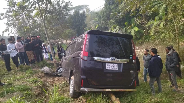 র‍্যাব পরিচয়ে যুবককে বাস থেকে নামিয়ে ১০ লাখ টাকা ছিনতাই