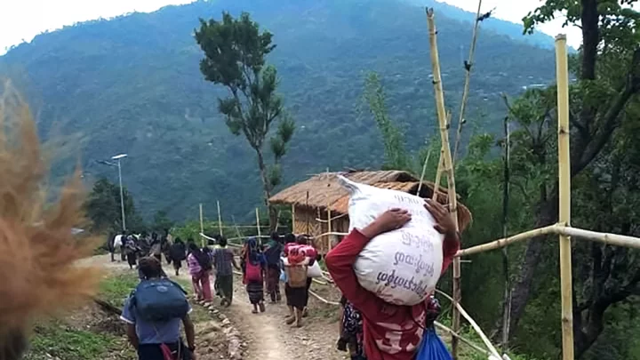 মিয়ানমারে বিপর্যস্ত অর্থনীতি, বাংলাদেশ থেকে পাচার হচ্ছে খাদ্যপণ্য ও জ্বালানি