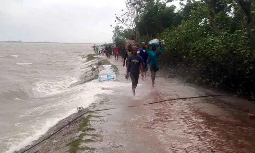 গতিপথ পরিবর্তন করল রিমাল