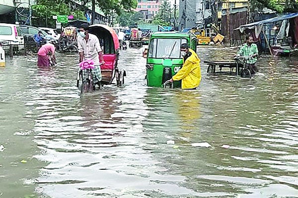 ৩৫০০ কোটি খরচেও জলাবদ্ধতা রাজধানীতে বছরে খাল পরিষ্কারে যায় শত কোটি টাকা তবু মিলছে না সমাধান, আসে একের পর এক প্রক