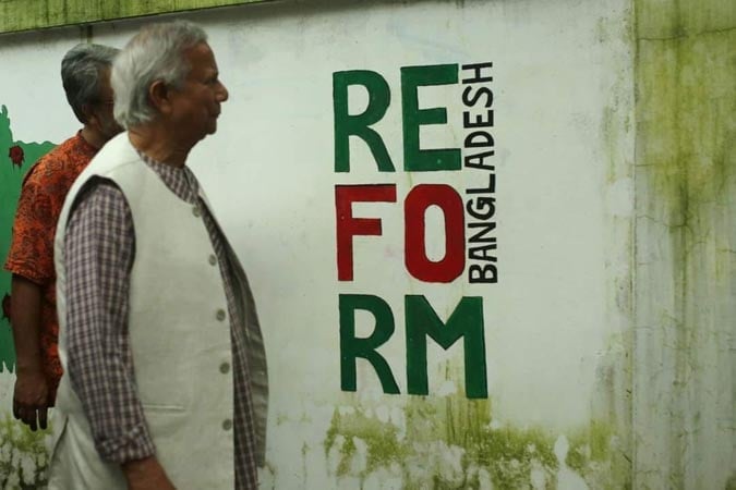 CA visits graffiti drawn by young revolutionaries at DU