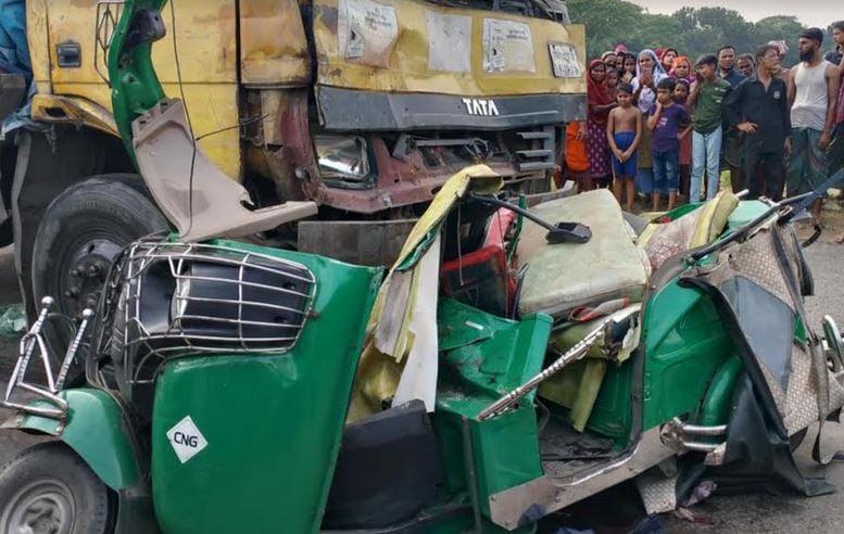 Six killed in Narsingdi road accident