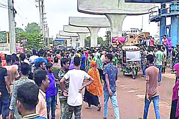 রণক্ষেত্র আশুলিয়া রমনা শ্রমিক-পুলিশ সংঘর্ষ একজন নিহত