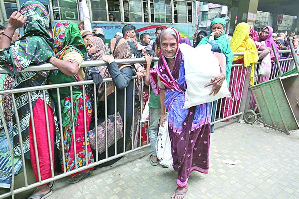 কষ্টে আছে মানুষ দ্রব্যমূল্যের ঊর্ধ্বগতি ব্যাংকে টাকার সংকট বেসামাল মূল্যস্ফীতি আইনশৃঙ্খলার অবনতি  রাশেদ হোসাইন