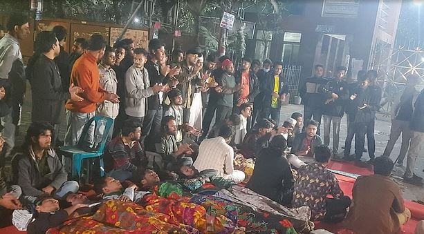 Titumir College students continue hunger strike demanding university status