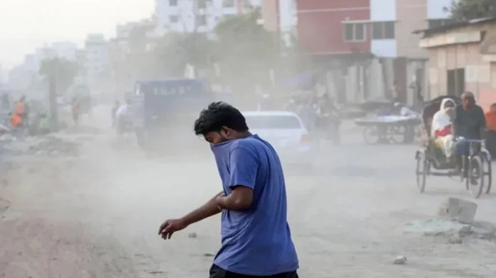 অস্বাস্থ্যকর ঢাকার বাতাস, দূষিত শহরের তালিকায় শীর্ষে লাহোর