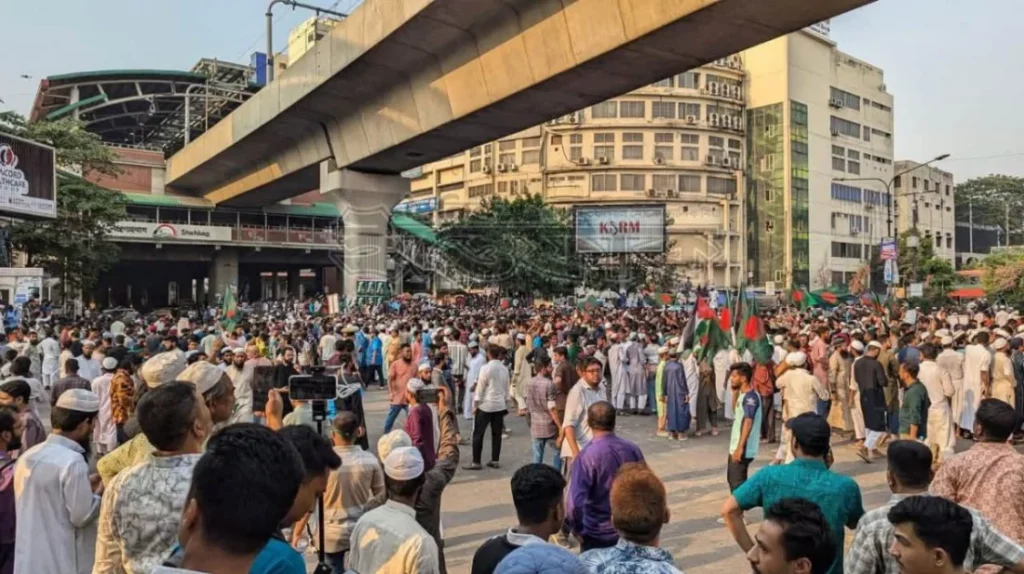 আওয়ামী লীগ নিষিদ্ধের দাবিতে শাহবাগ মোড় অবরোধ