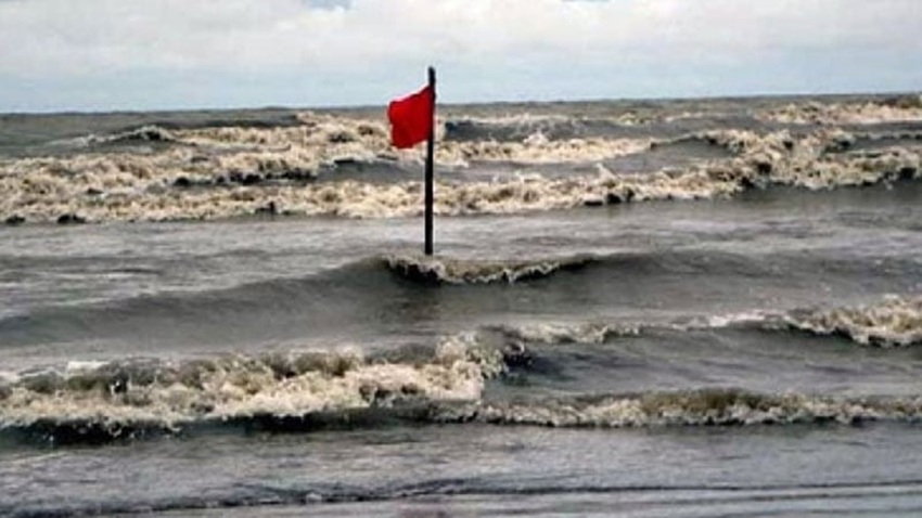 4 seaports asked to hoist signal no 3