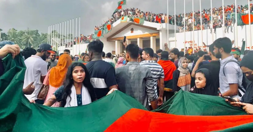 সনদ ঘিরে পাল্টাপাল্টি প্রতিক্রিয়া