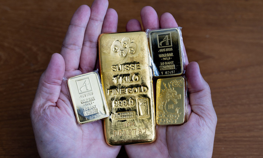 দেশের বাজারে সোনার দাম ভরিতে কমল ১০ হাজার টাকার বেশি