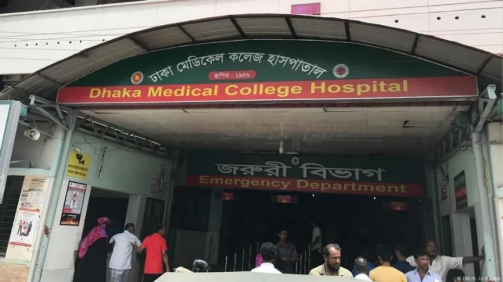 রাজধানীতে গুলি করে মোটরসাইকেল-মোবাইল ছিনতাই, যুবক আহত