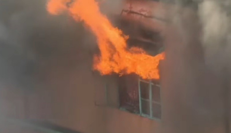 চট্টগ্রাম: কদমতলী এলাকার কম্বলের গোডাউনে আগুন