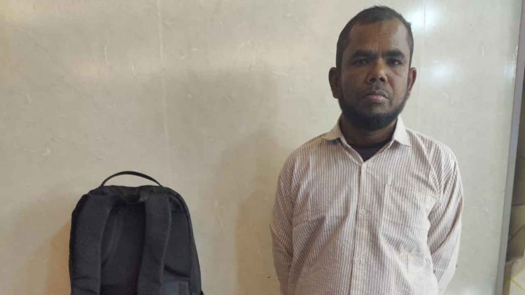 ইউনিয়ন আ.লীগের সাধারণ সম্পাদক আটক মোহাম্মদপুরে ককটেলসহ