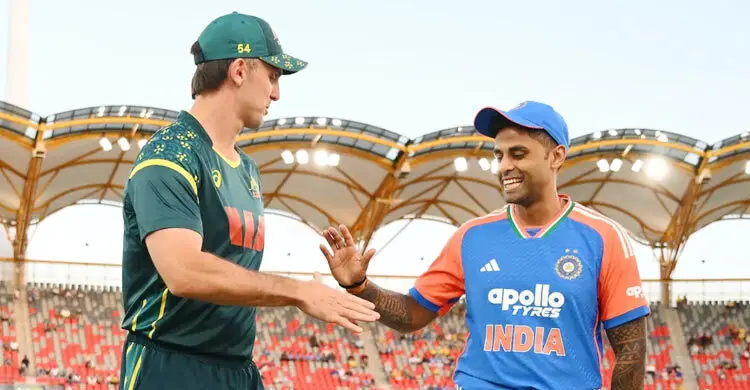 ভারত প্রথমে ব্যাটিংয়ে, সিরিজ বাঁচাতে লড়ছে অস্ট্রেলিয়া