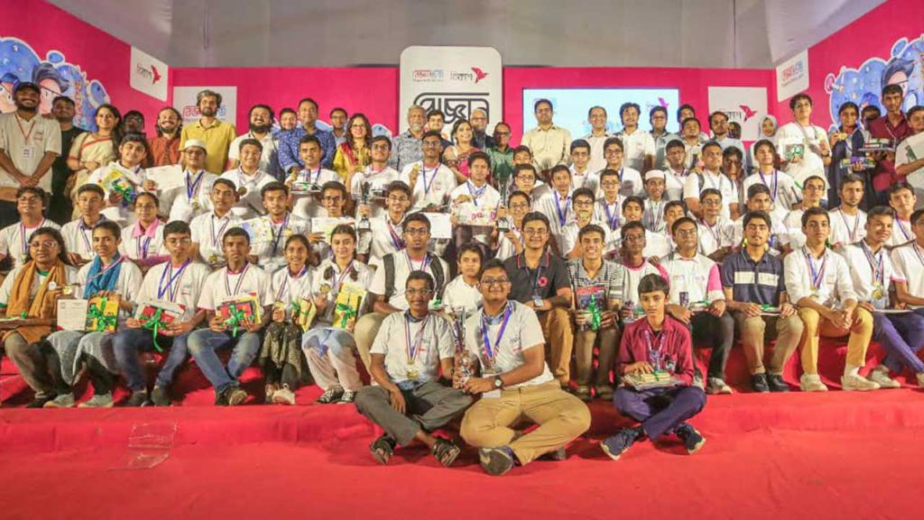 বিকাশ–বিজ্ঞানচিন্তা বিজ্ঞান উৎসবের তৃতীয় আসর সম্পন্ন: উদ্ভাবনী প্রকল্পে দেশসেরা বিএএফ শাহীন কলেজ