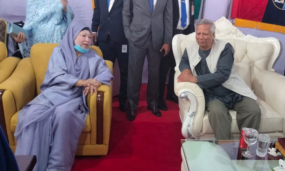 প্রধান উপদেষ্টা দোয়া চাইলেন খালেদা জিয়ার জন্য দেশবাসীর কাছে