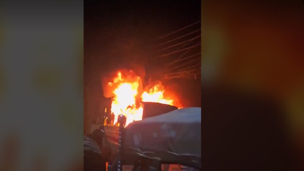 ঢাকায় ককটেল বিস্ফোরণ ও বাসে অগ্নিসংযোগ, নাশকতায় আইন-শৃঙ্খলা বাহিনীর তৎপরতা বৃদ্ধি