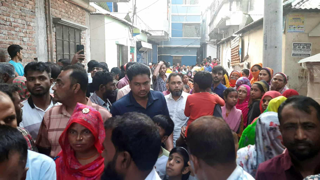 গাজীপুরে গৃহবধূ হত্যার অভিযোগ, স্বামী গুরুতর আহত