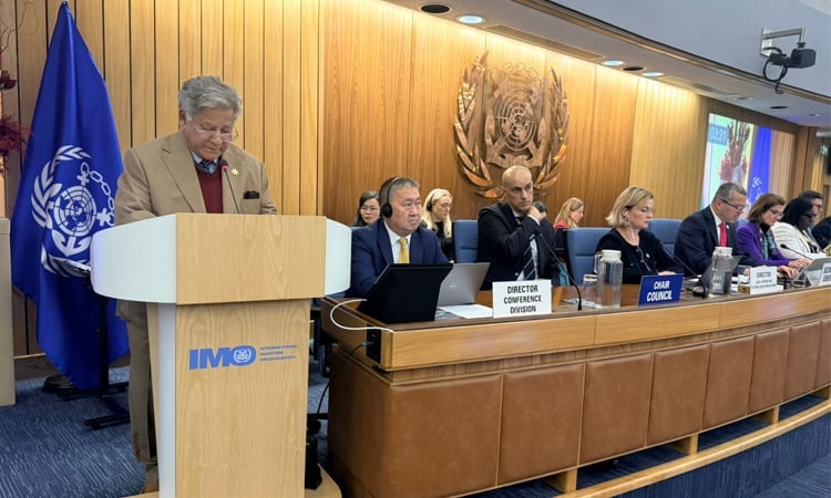 বাংলাদেশ নৌপরিবহন খাতের আন্তর্জাতিক অগ্রগতি তুলে ধরলেন উপদেষ্টা