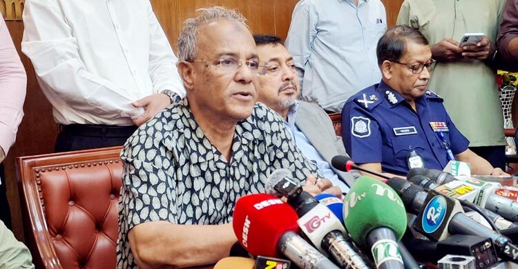 শাহজালাল বিমানবন্দরের ই-গেট চালু, আইনশৃঙ্খলা পরিস্থিতি পর্যালোচনা সভা অনুষ্ঠিত