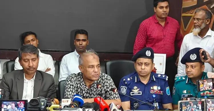 জনগণ এখন নির্বাচনমুখী, নির্বাচন নিয়ে কোনো হুমকি নেই: স্বরাষ্ট্র উপদেষ্টা