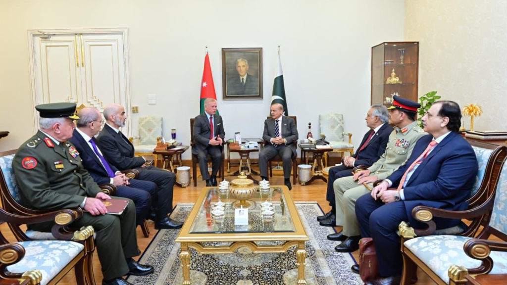 গাজাবাসীকে অন্য কোথাও স্থানান্তরের বিরোধিতা করেছেন জর্ডানের রাজা ও পাকিস্তানের প্রধানমন্ত্রী