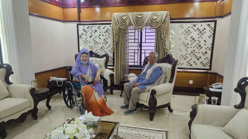 সশস্ত্র বাহিনী দিবসের সংবর্ধনা অনুষ্ঠানে খালেদা জিয়ার অংশগ্রহণ