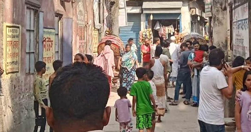 পুরান ঢাকায় ভূমিকম্পে তিনজন নিহত, বহু হতাহত