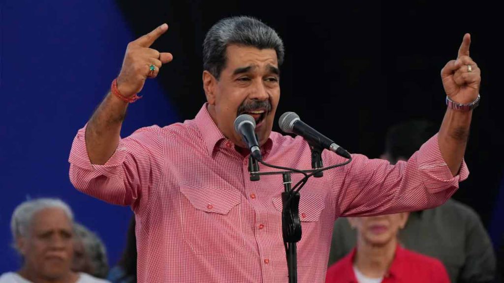 যুক্তরাষ্ট্রের সঙ্গে সামরিক সংঘাত হলে ট্রাম্পের রাজনৈতিক ভবিষ্যৎ সংকটাপন্ন: মাদুরো