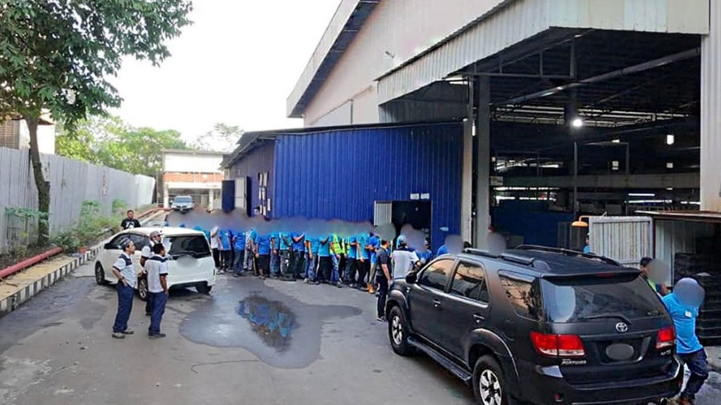 নিলাইয়ে ব্যাটারি কারখানায় অভিযান: ১৮৪ অবৈধ অভিবাসী আটক