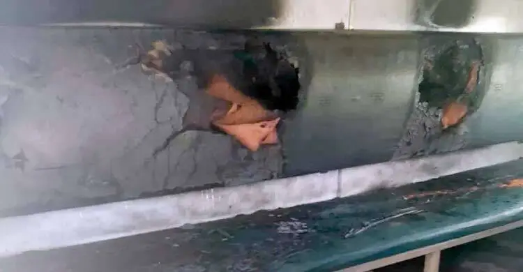 ময়মনসিংহে জারিয়া লোকাল ট্রেনের বগিতে আগুন