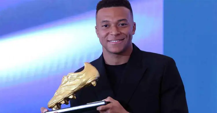 প্রথম মৌসুমেই ইউরোপিয়ান গোল্ডেন বুট জয়, রিয়ালে নতুন ইতিহাস গড়লেন এমবাপে