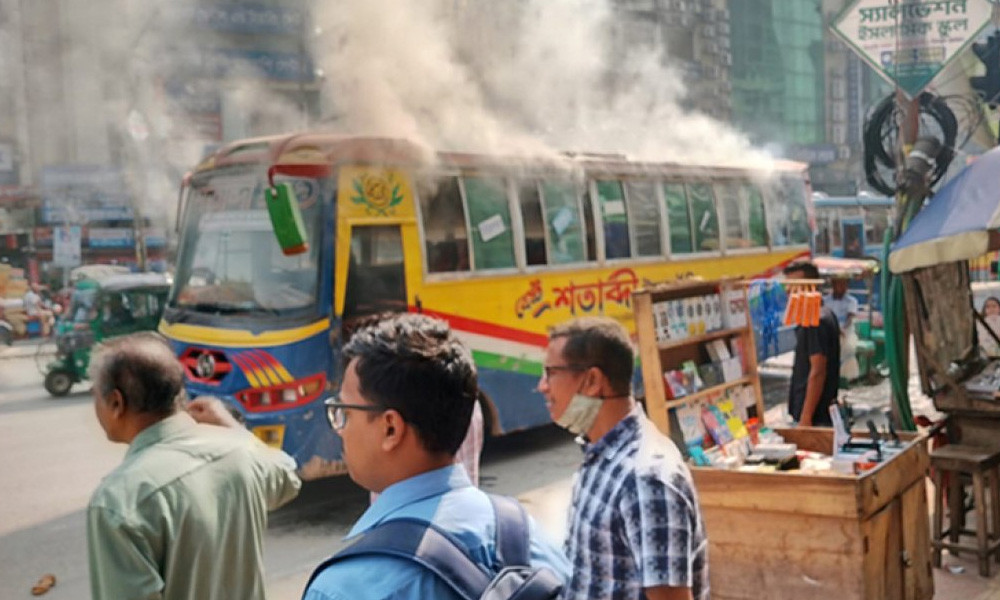 মিরপুরে চলন্ত বাসে আগুন: ফায়ার সার্ভিস দ্রুত নিয়ন্ত্রণে আনে পরিস্থিতি