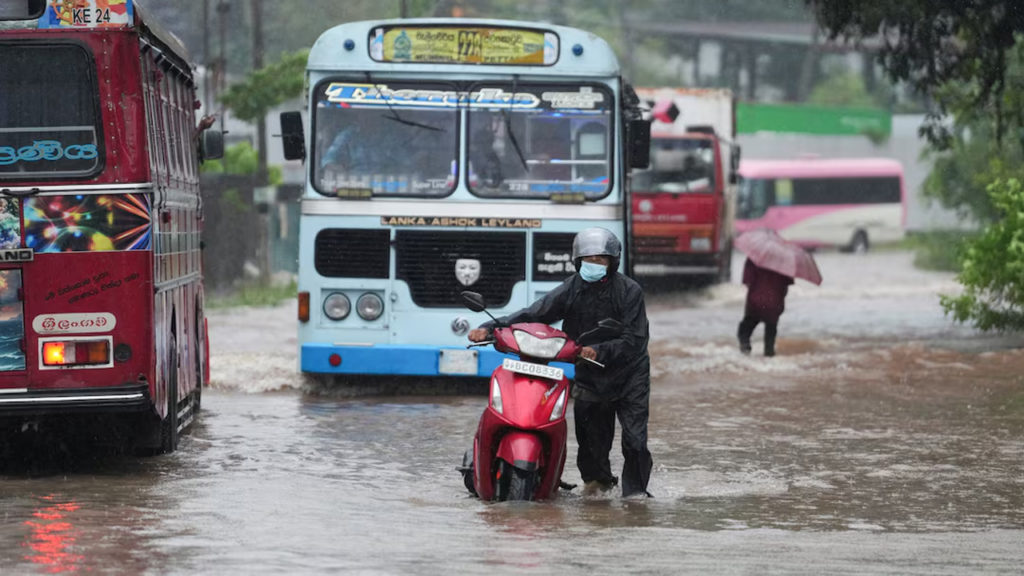 ভয়াবহ বন্যা ও ভূমিকম্পে শ্রীলঙ্কা ও ইন্দোনেশিয়ায় নিহত ৩৭১